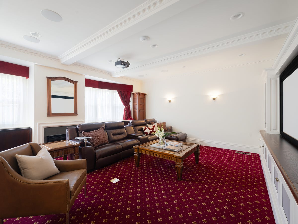 Family luxury in prestigious Toorak locale with no heritage overlays