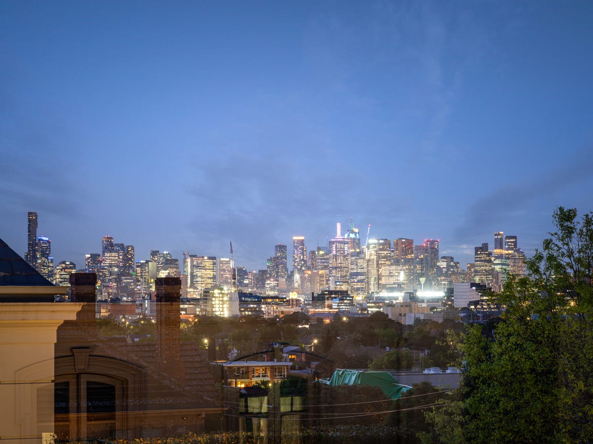 Family luxury in prestigious Toorak locale with no heritage overlays