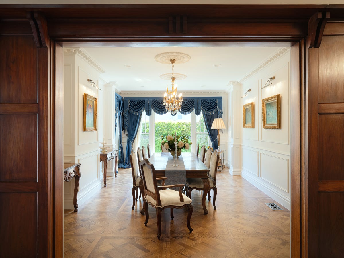 Family luxury in prestigious Toorak locale with no heritage overlays