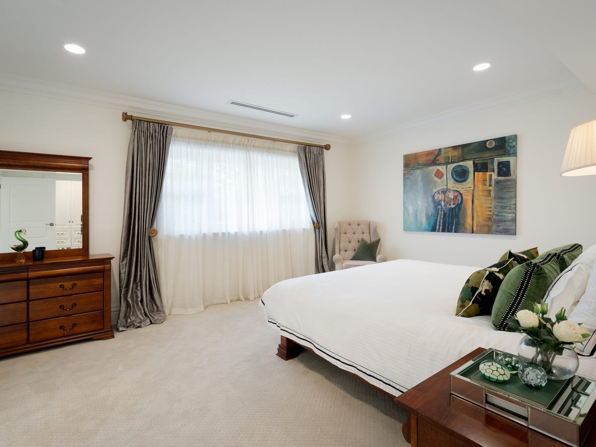Family luxury in prestigious Toorak locale with no heritage overlays